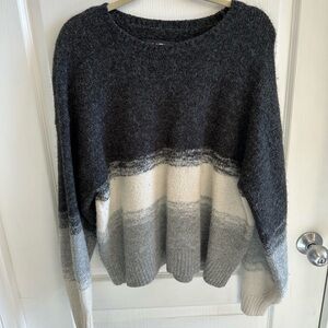 UGG RTW Women's Gray and Cream Sweater